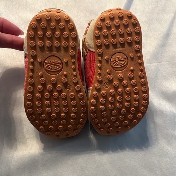 NWOT Athletic Works Girls Shoes Size 5 - Picture 5 of 6